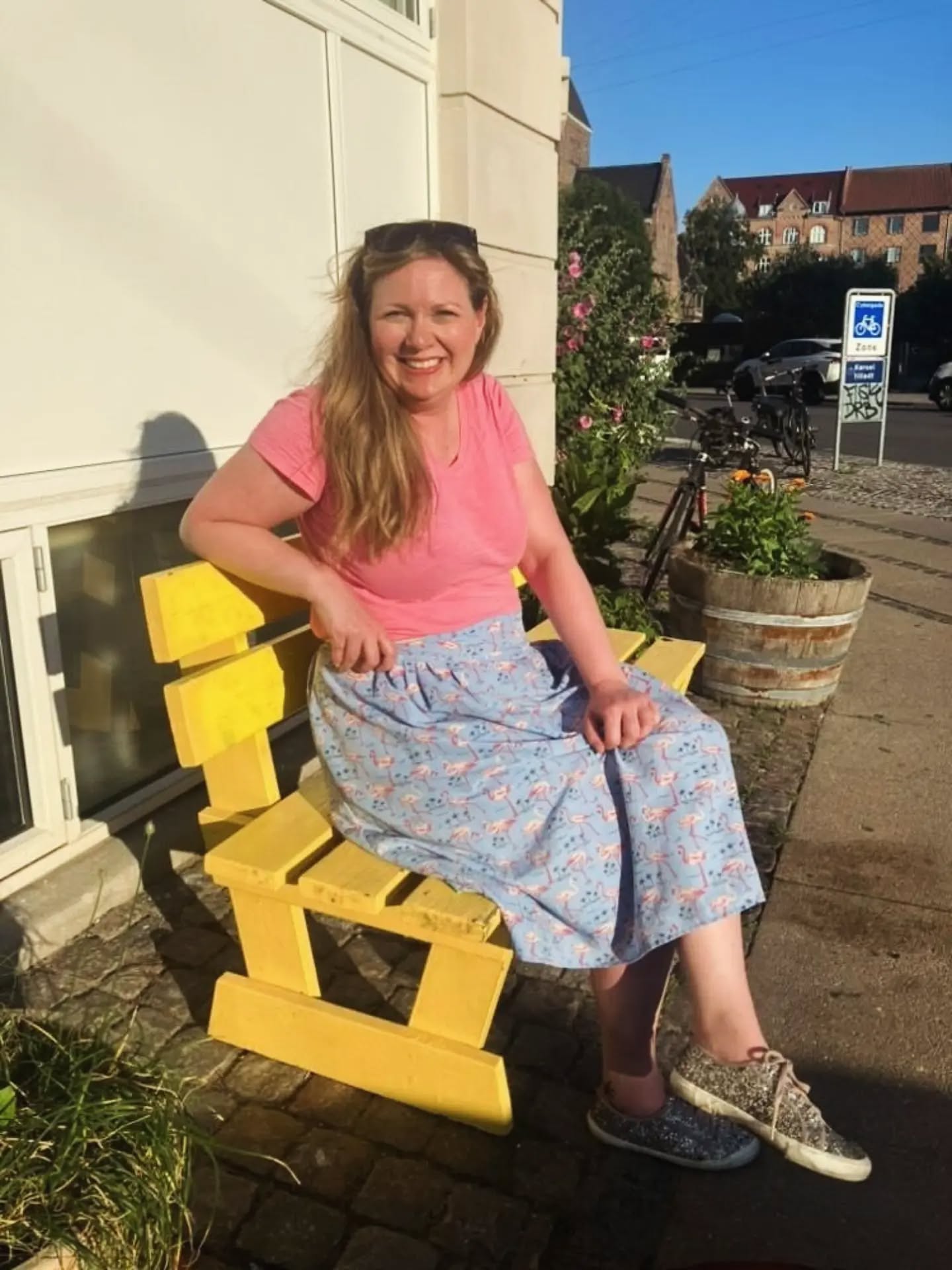 Yesterday I have got this lovely pic from our colorful Anna with her super tropical #skirt 🌴

The skirt was a dress that she loved and used a lot, and at this point, the fabric was worn in the top part, so we transformed it in a skirt, reusing also the cute button of the neck line to decorate the belt area✨️

Another piece saved, happy that Anna can still enjoy her garment 🌸

#circularatelieramager #repurposing